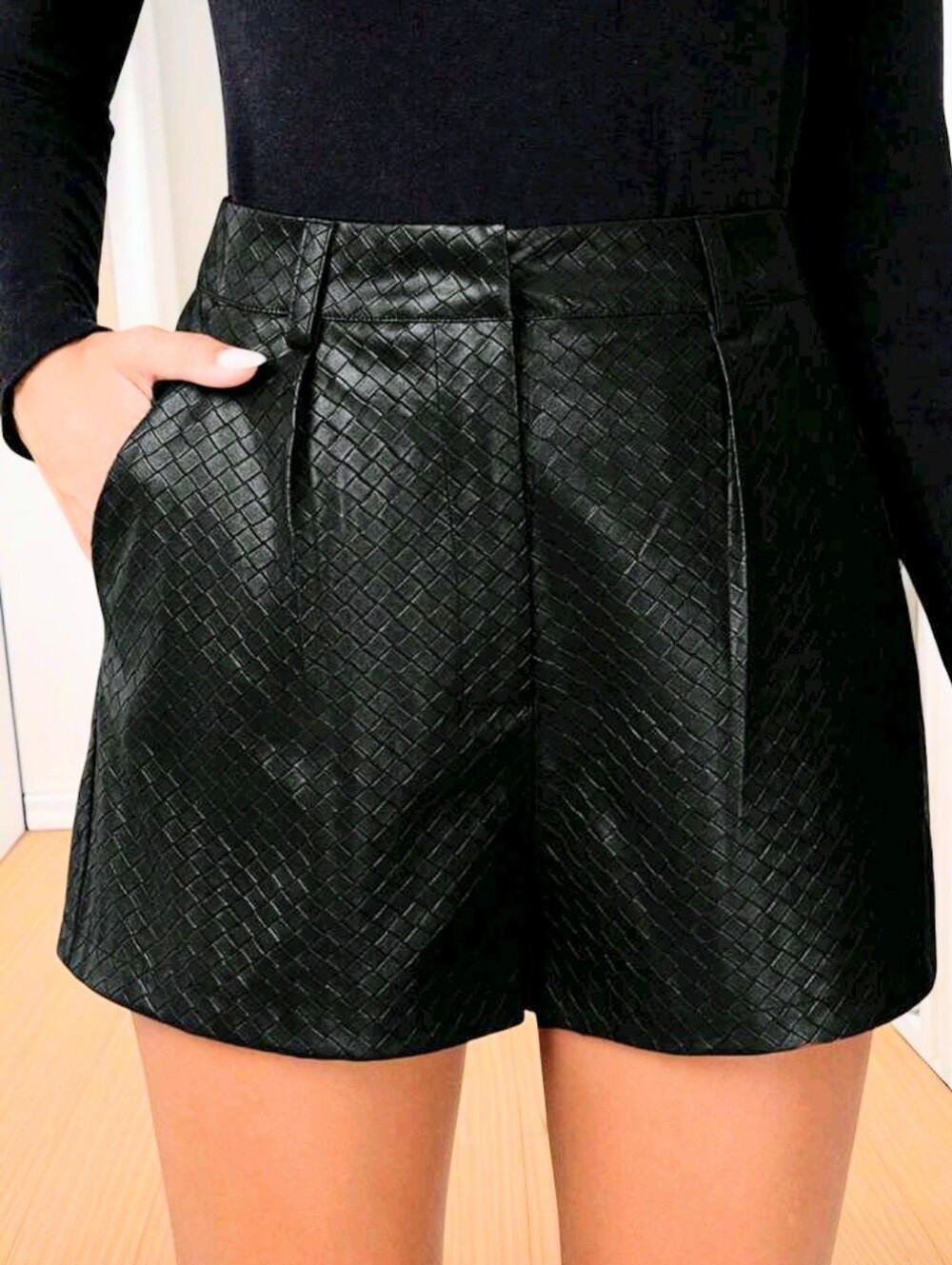 High-Waist Black Faux leather Women’s Shorts With Pockets (XL)